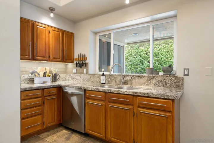 68375 Tachevah Dr, Cathedral City, California 92234