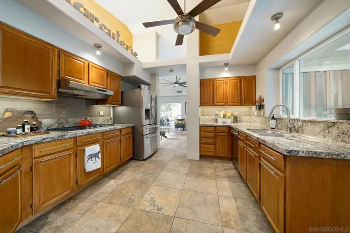 68375 Tachevah Dr, Cathedral City, California 92234