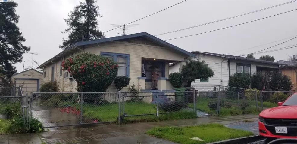 Side Access & garage