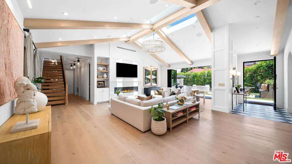 1914 N Laurel Canyon Boulevard, Los Angeles, California 90046 home-pic-18