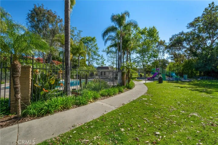 Walkway to nearby Pool & Spa and Playground
