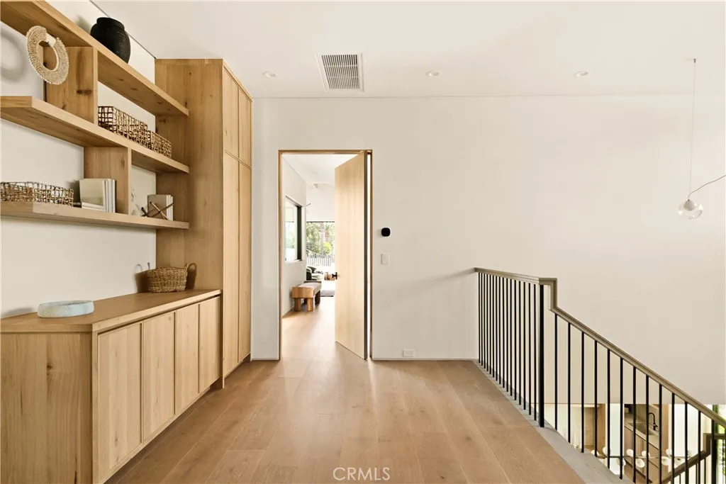 11556 Blix Street, Valley Village, California 91602 home-pic-30