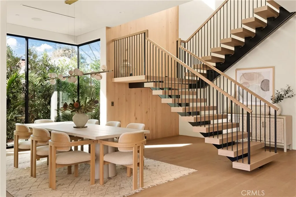 11556 Blix Street, Valley Village, California 91602 home-pic-1