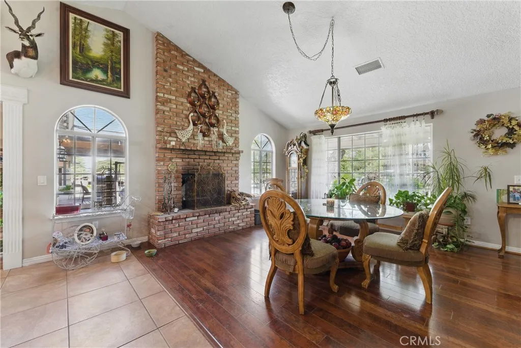 20130 Monte Vista Road, Apple Valley, California 92308 home-pic-17