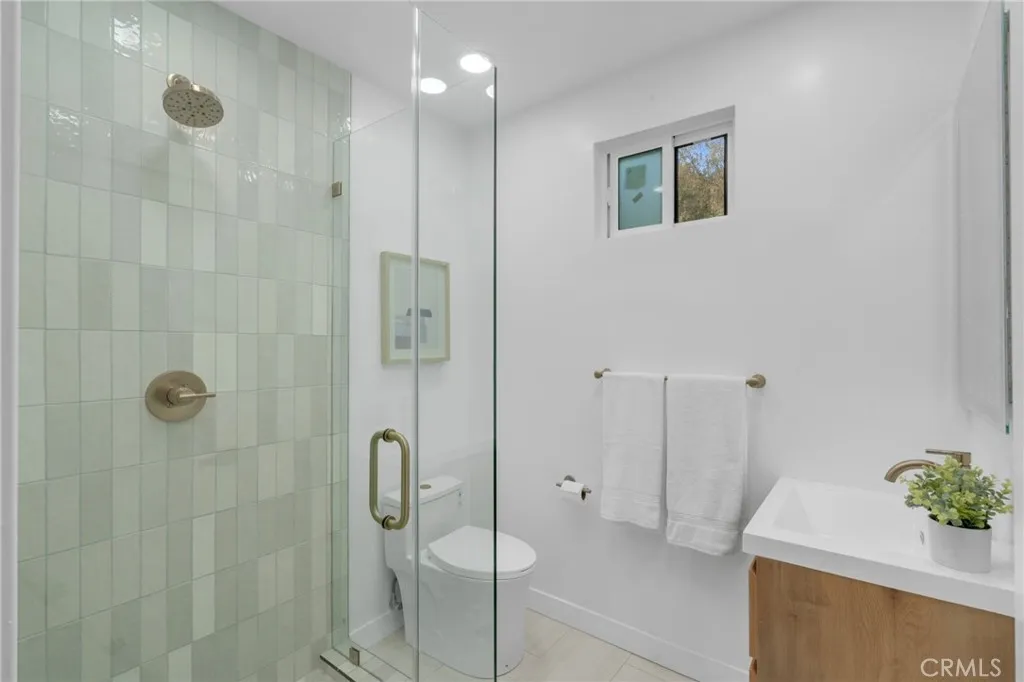 6374 Macal Place, Los Angeles, California 90068 home-pic-21