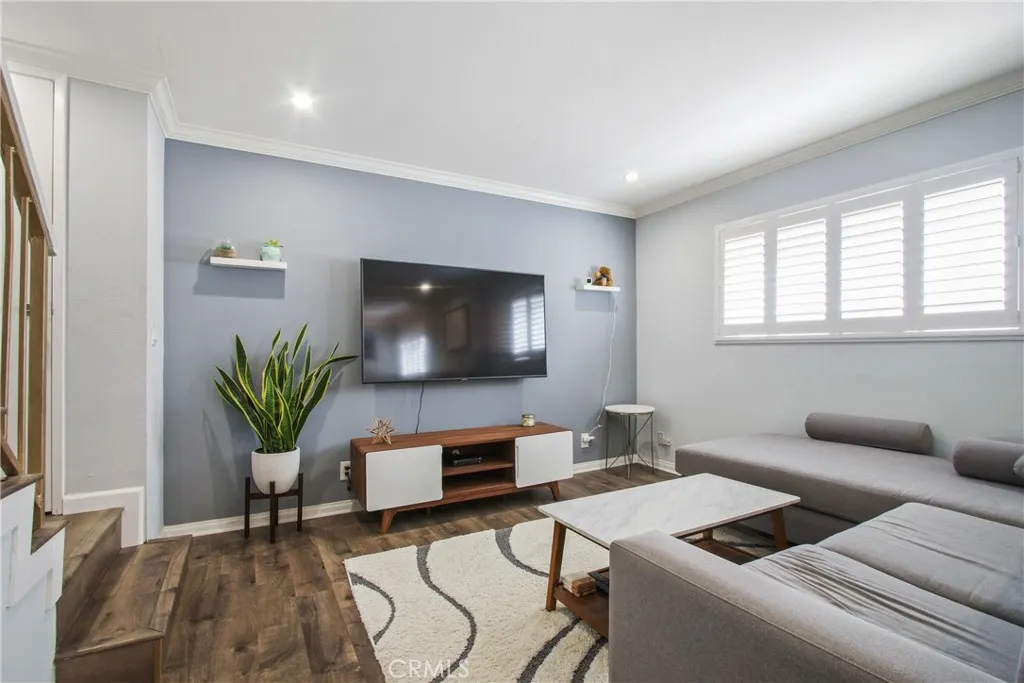 1430 S Point View Street 107, Los Angeles, California 90035 home-pic-0