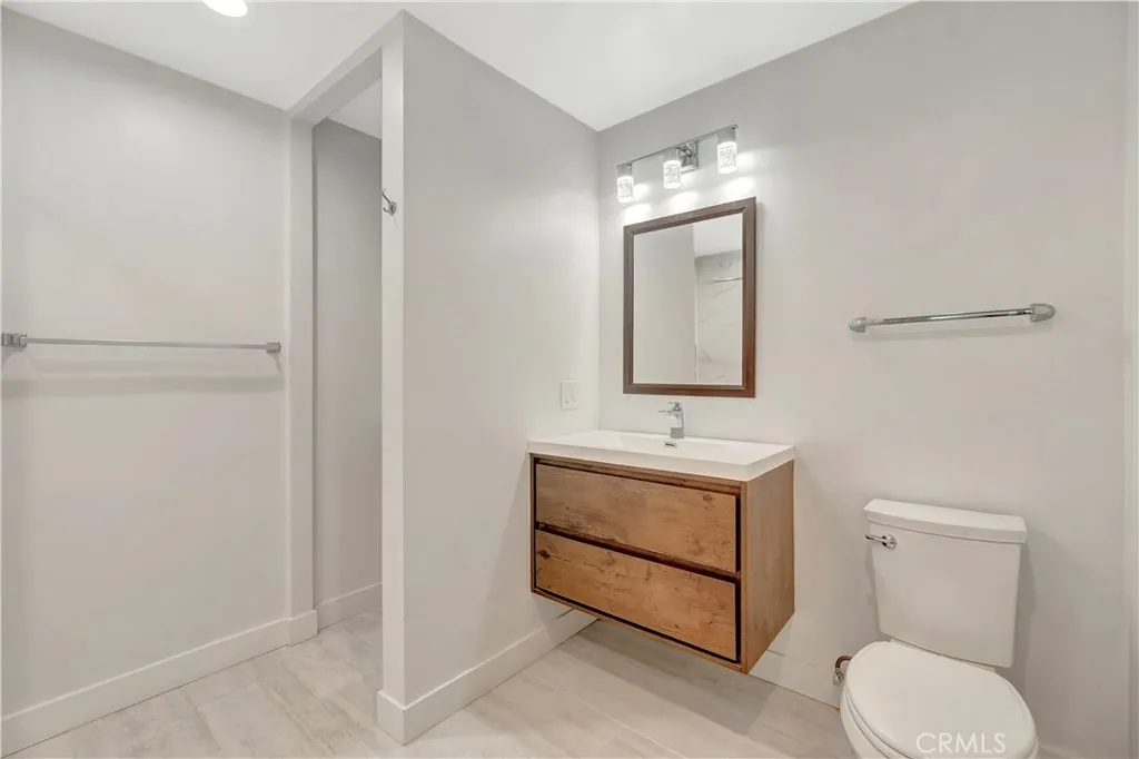 444 Obispo Avenue 201, Long Beach, California 90814 home-pic-4