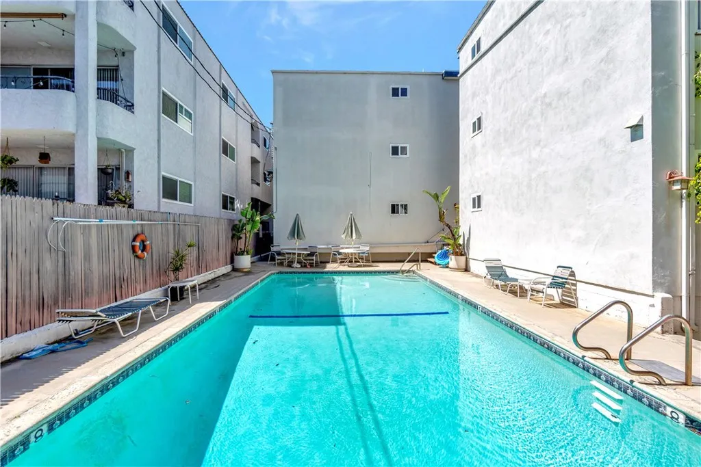 444 Obispo Avenue 201, Long Beach, California 90814 home-pic-23