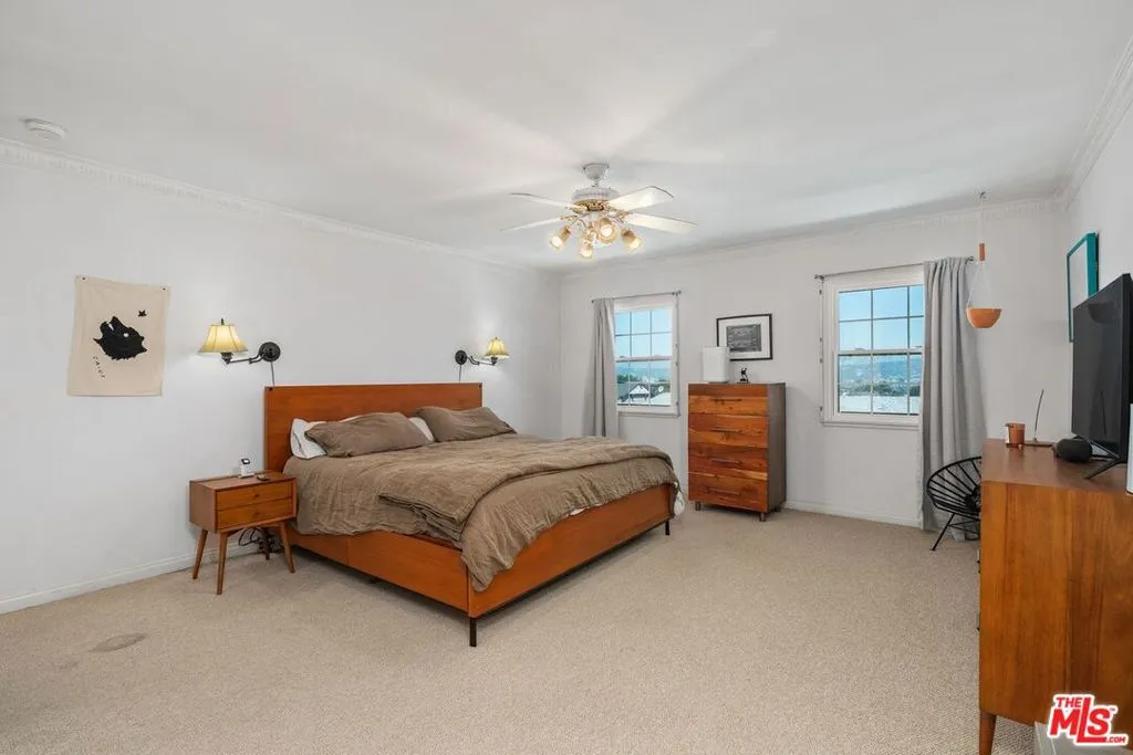 4300 Don Felipe Drive, Los Angeles, California 90008 home-pic-11