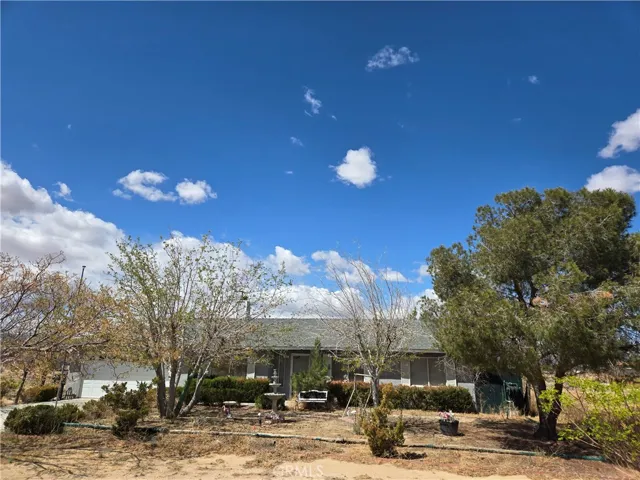 10449 Peach Avenue, California City, California 93505