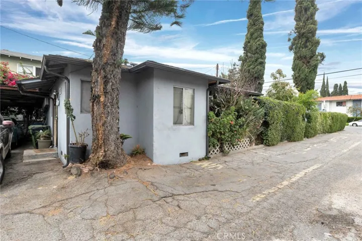 15840 Vanowen Street, Van Nuys, California 91406