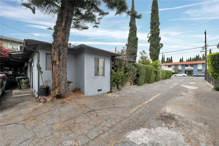 15840 Vanowen Street, Van Nuys, California 91406