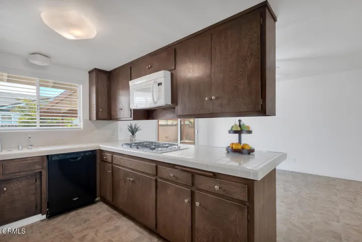 1882 Rowland Ave- HsHProd-24