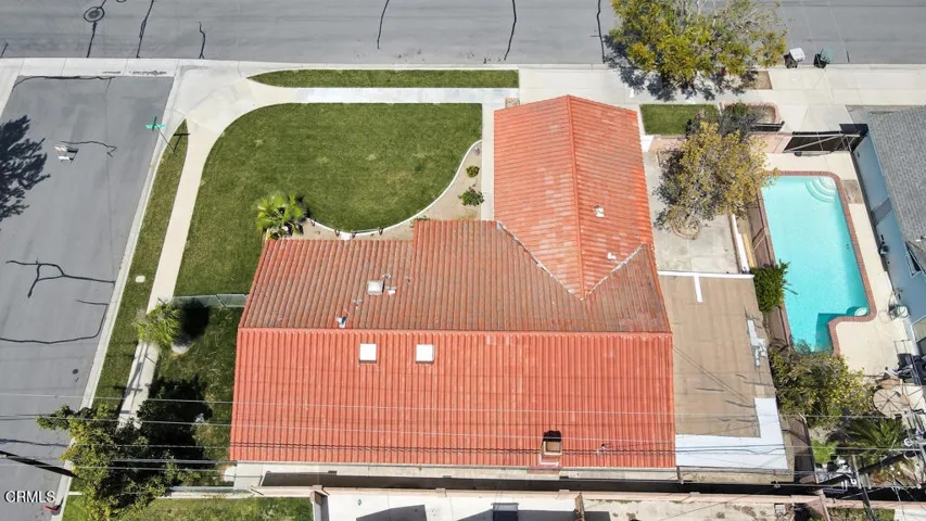 1882 Rowland Ave- HsHProd-11