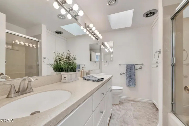 1882 Rowland Ave- HsHProd-34