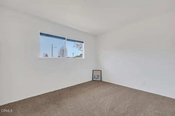 1882 Rowland Ave- HsHProd-35