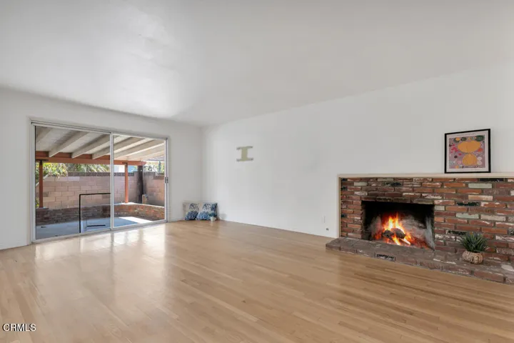 1882 Rowland Ave- HsHProd-25