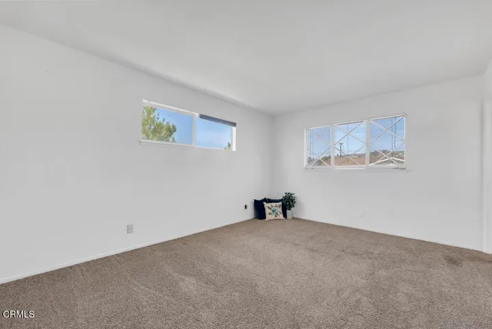 1882 Rowland Ave- HsHProd-37