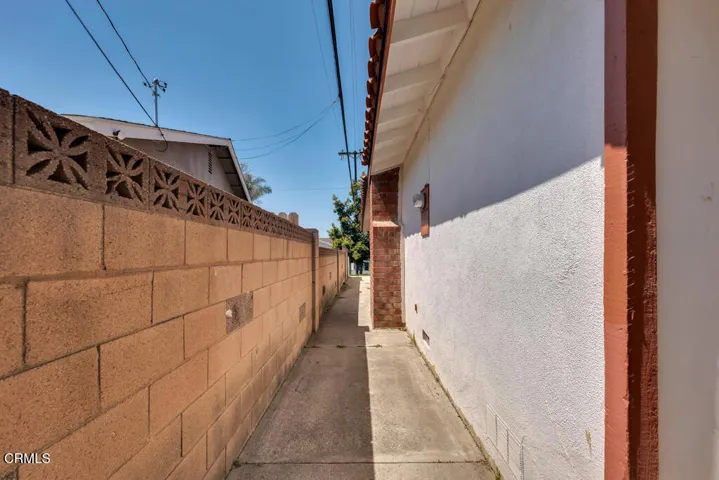 1882 Rowland Ave- HsHProd-44