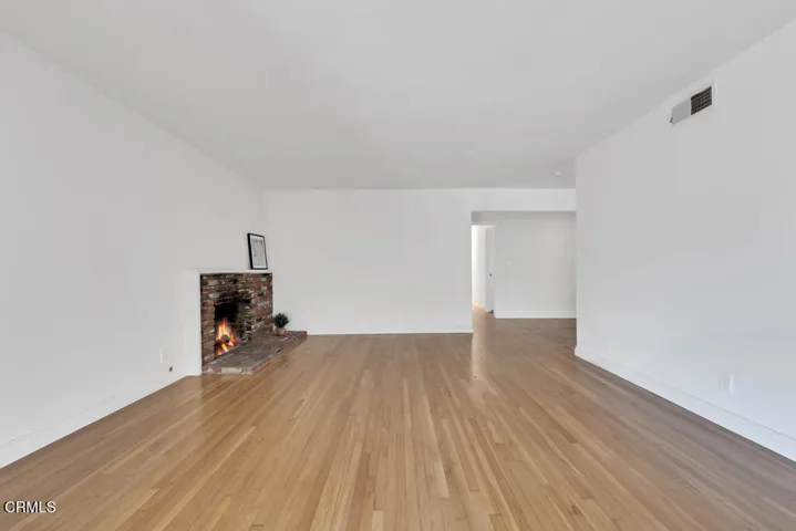 1882 Rowland Ave- HsHProd-27