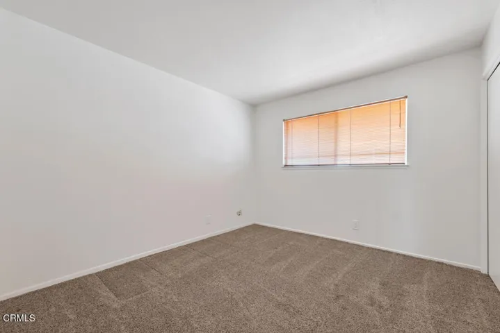 1882 Rowland Ave- HsHProd-30