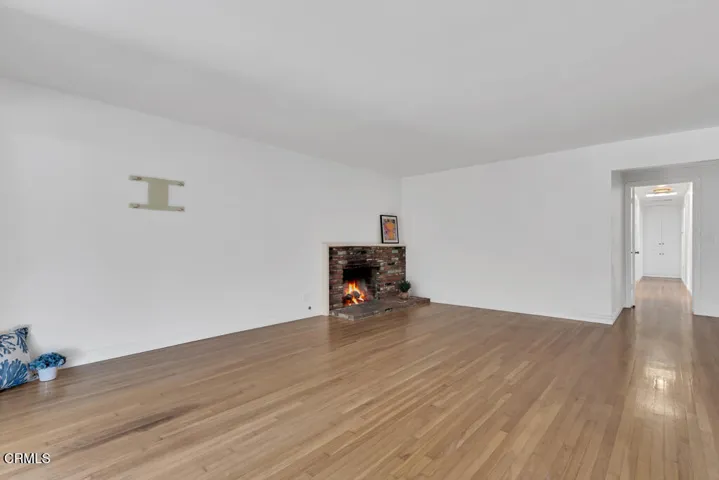1882 Rowland Ave- HsHProd-26