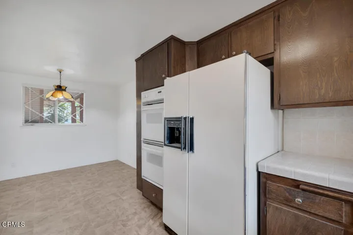 1882 Rowland Ave- HsHProd-22