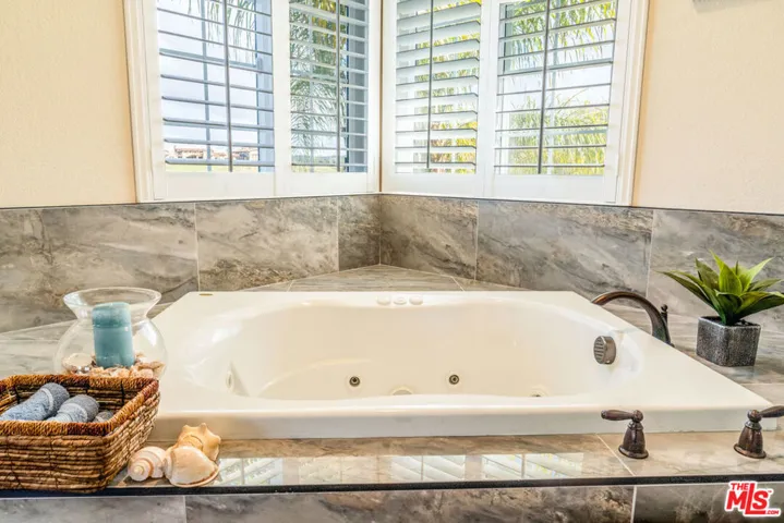 39570 Calle Anita, Temecula, California 92592