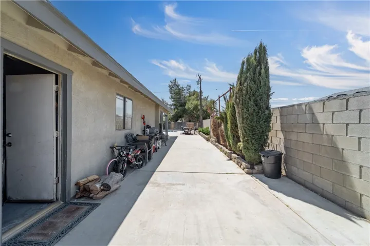 10206 Rea Avenue, California City, California 93505