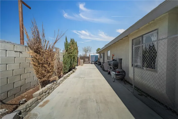 10206 Rea Avenue, California City, California 93505