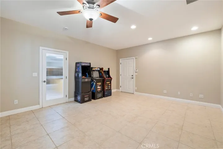 9269 Daisy Road, Oak Hills, California 92344