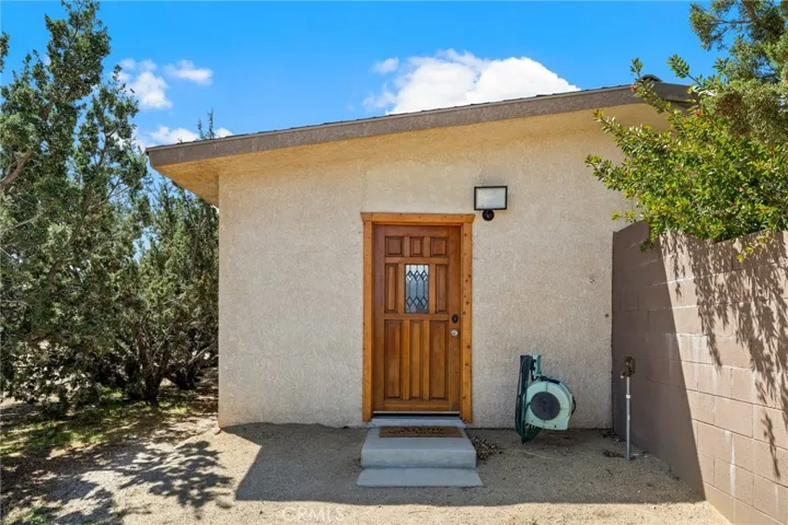 9269 Daisy Road, Oak Hills, California 92344