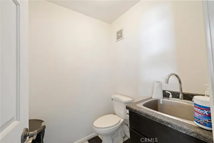 9269 Daisy Road, Oak Hills, California 92344