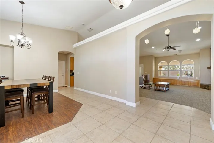 9269 Daisy Road, Oak Hills, California 92344