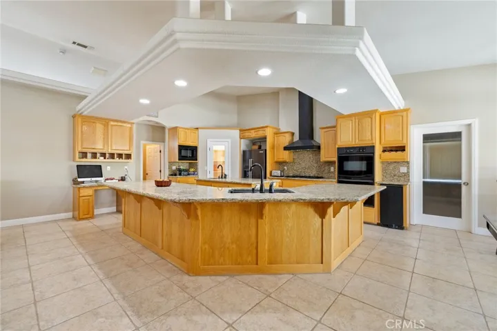 9269 Daisy Road, Oak Hills, California 92344
