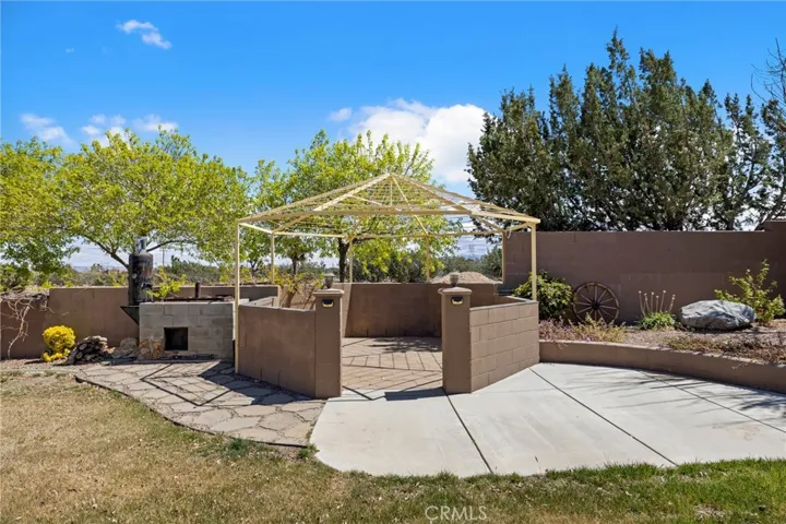 9269 Daisy Road, Oak Hills, California 92344