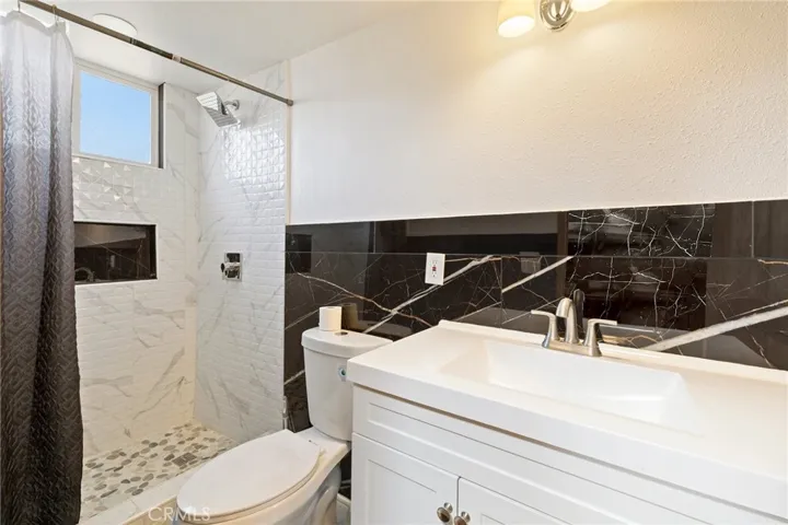9269 Daisy Road, Oak Hills, California 92344