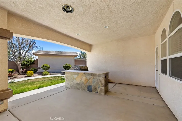 9269 Daisy Road, Oak Hills, California 92344