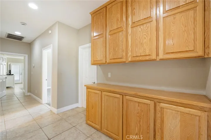 9269 Daisy Road, Oak Hills, California 92344