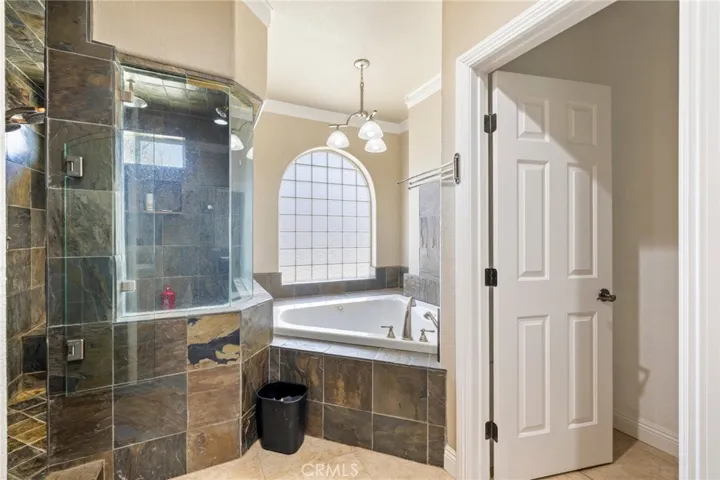 9269 Daisy Road, Oak Hills, California 92344