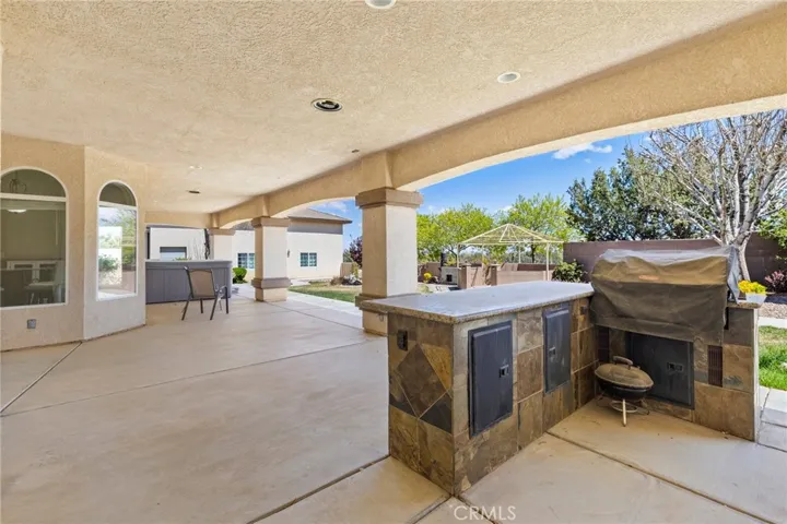 9269 Daisy Road, Oak Hills, California 92344