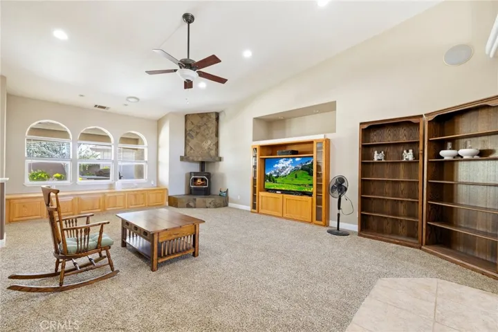 9269 Daisy Road, Oak Hills, California 92344