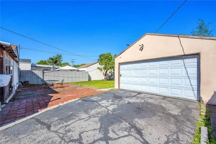 5818 Troost Avenue, North Hollywood, California 91601