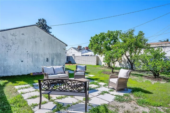 5818 Troost Avenue, North Hollywood, California 91601