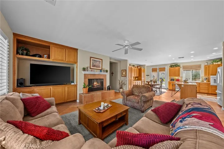 35436 Daffodil Circle, Winchester, California 92596