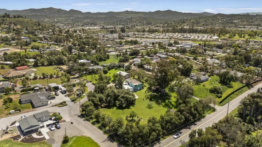 10601 Vista Camino, Lakeside, California 92040