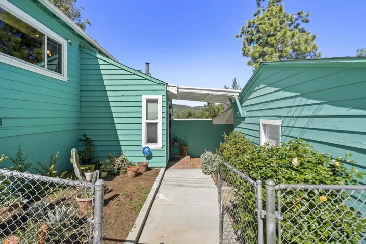 10601 Vista Camino, Lakeside, California 92040