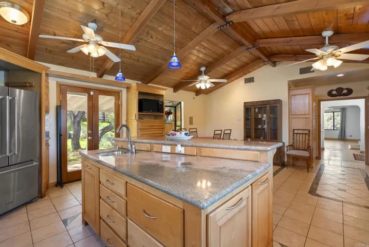 10601 Vista Camino, Lakeside, California 92040