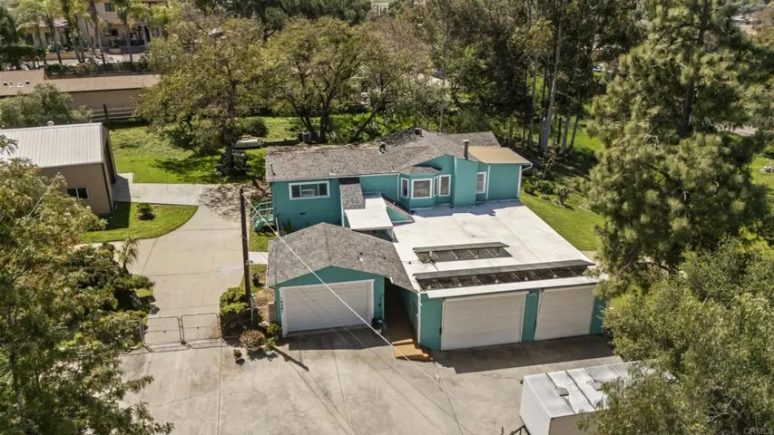 10601 Vista Camino, Lakeside, California 92040