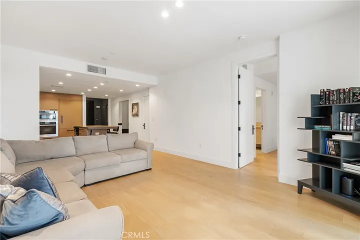 10777 Wilshire Boulevard 306, Los Angeles, California 90024